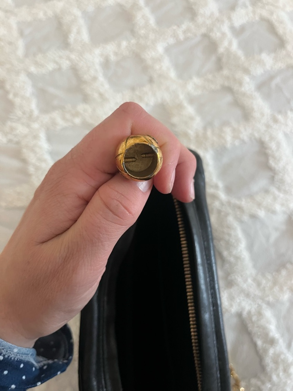 CHANEL Black Quilted Leather Shoulder Bag with Gold CC Emblem - Picture 7 of 15